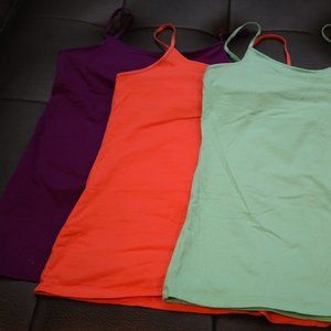 EUC multi pack of adjustable cami/tank tops